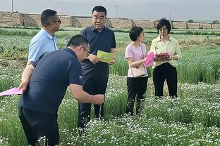 记者：由于对利物浦吃到红牌，阿玛德将在31日客战小蜜蜂时停赛